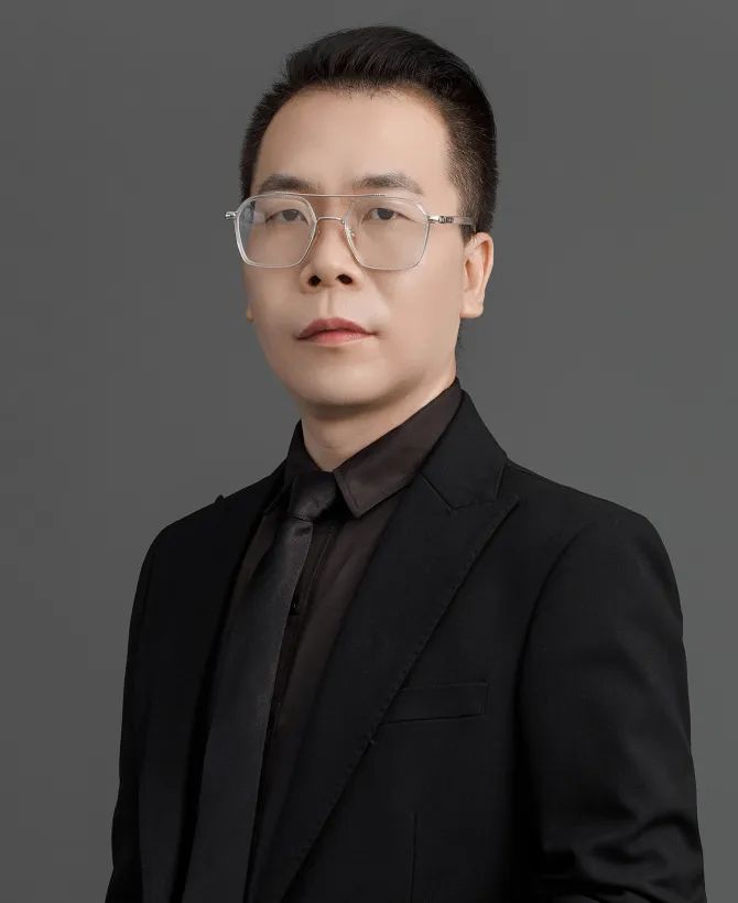 老 白 -梦想导师团团长